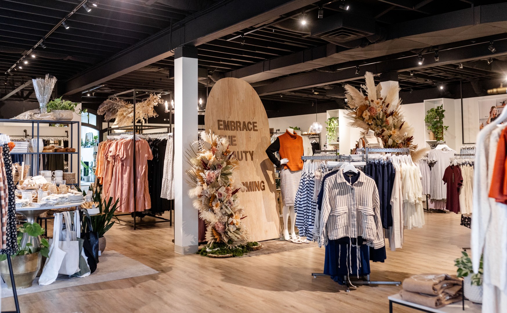 Outlet clothing online clearance
